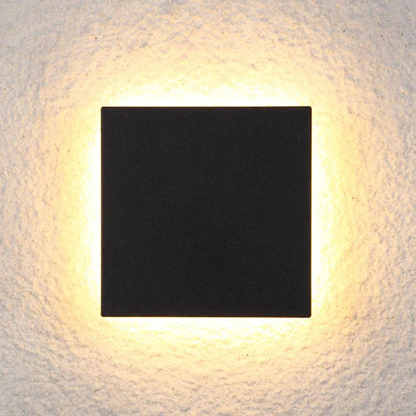 Outdoor LED Wall Light Metal Minimalist Design | Laviro