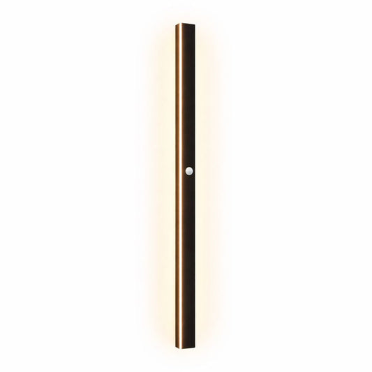 Outdoor Linear LED Wall Light Black for Garden Use | Halvex