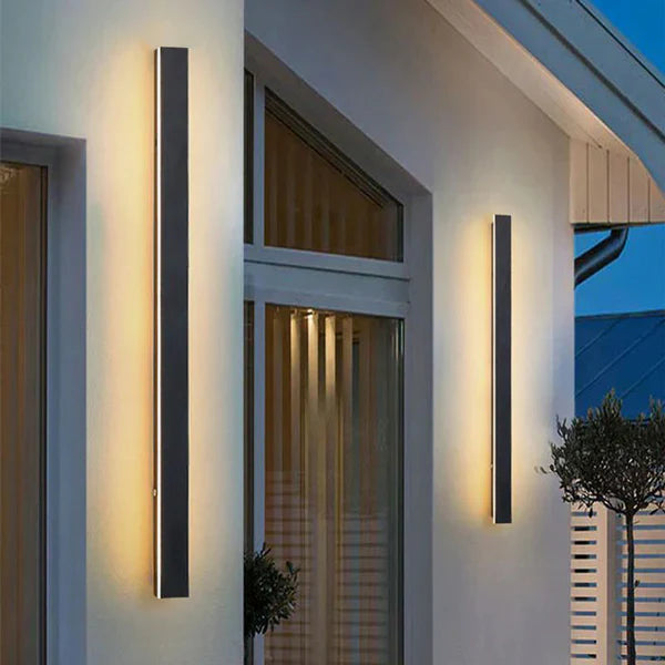 Outdoor Linear LED Wall Light Black for Garden Use | Halvex