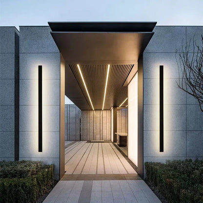 Outdoor Linear LED Wall Light Black for Garden Use | Halvex
