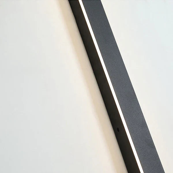 Outdoor Linear LED Wall Light Black for Garden Use | Halvex