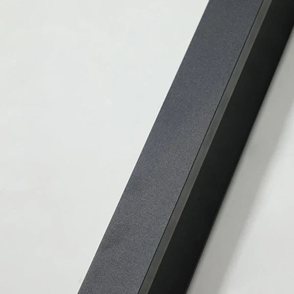 Outdoor Linear LED Wall Light Black for Garden Use | Halvex