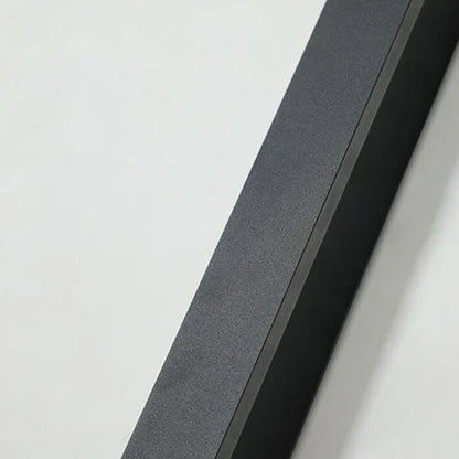 Outdoor Linear LED Wall Light Black for Garden Use | Halvex