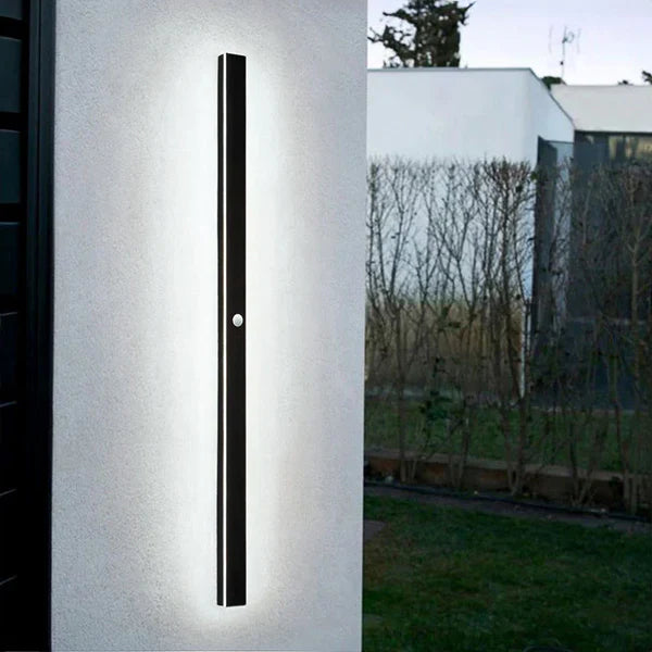 Outdoor Linear LED Wall Light Black for Garden Use | Halvex