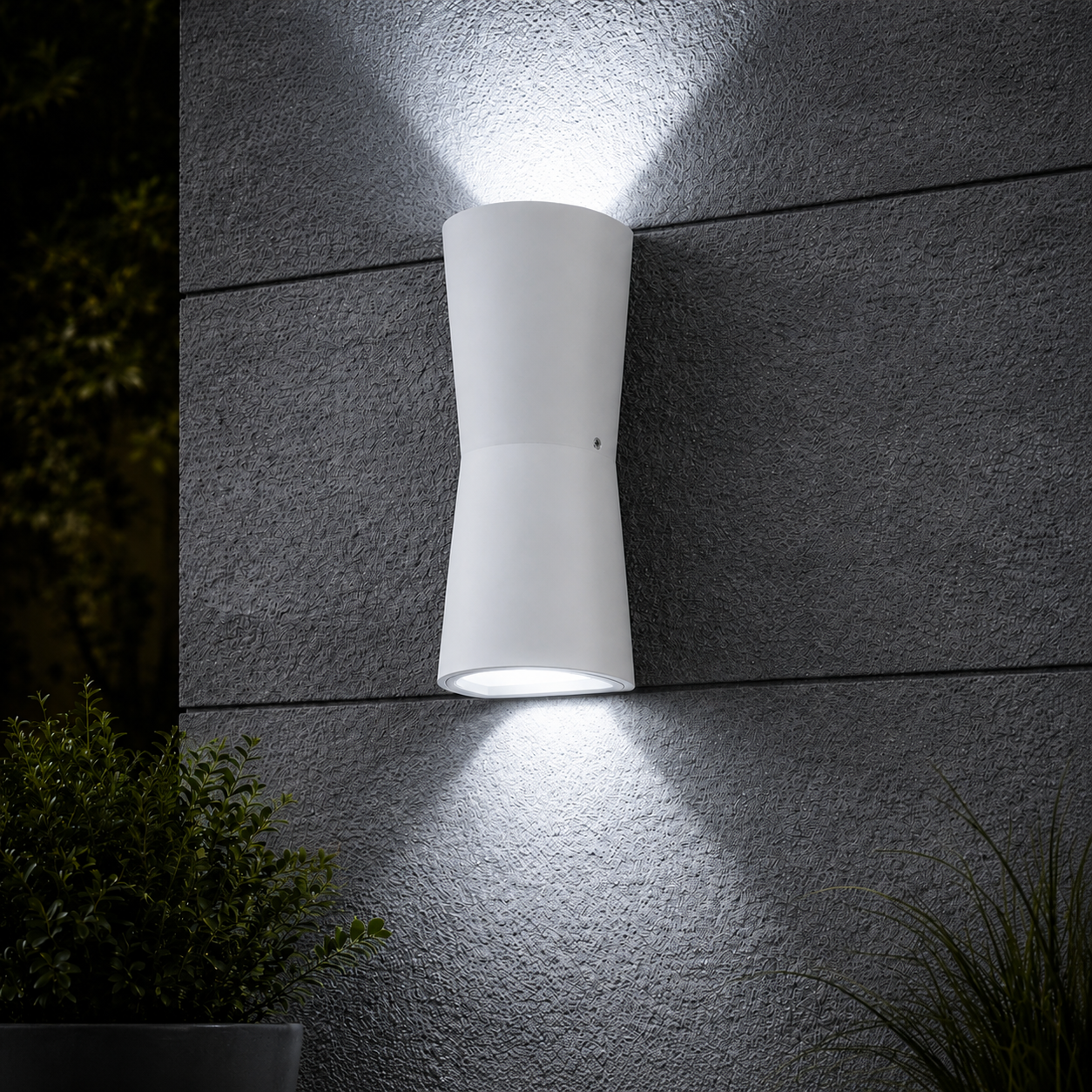 Outdoor Metal Torch Wall Light Minimalist LED Design | Bonvex
