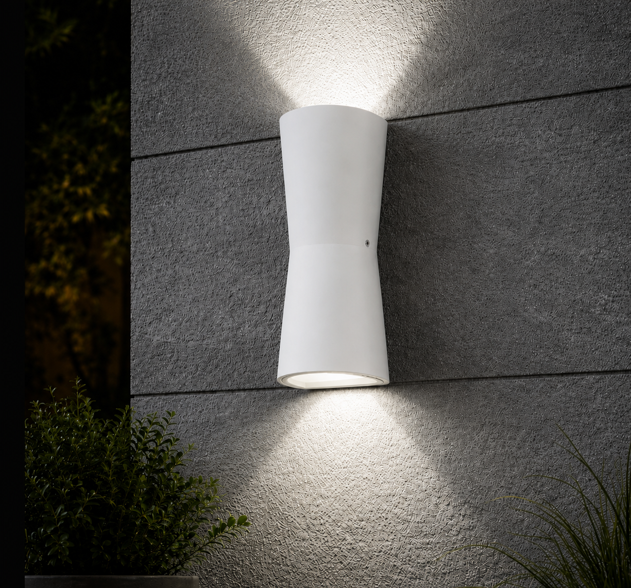 Outdoor Metal Torch Wall Light Minimalist LED Design | Bonvex