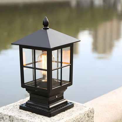 Outdoor Retro Metal Lantern Post Light for Garden | Selqor
