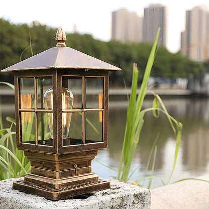 Outdoor Retro Metal Lantern Post Light for Garden | Selqor