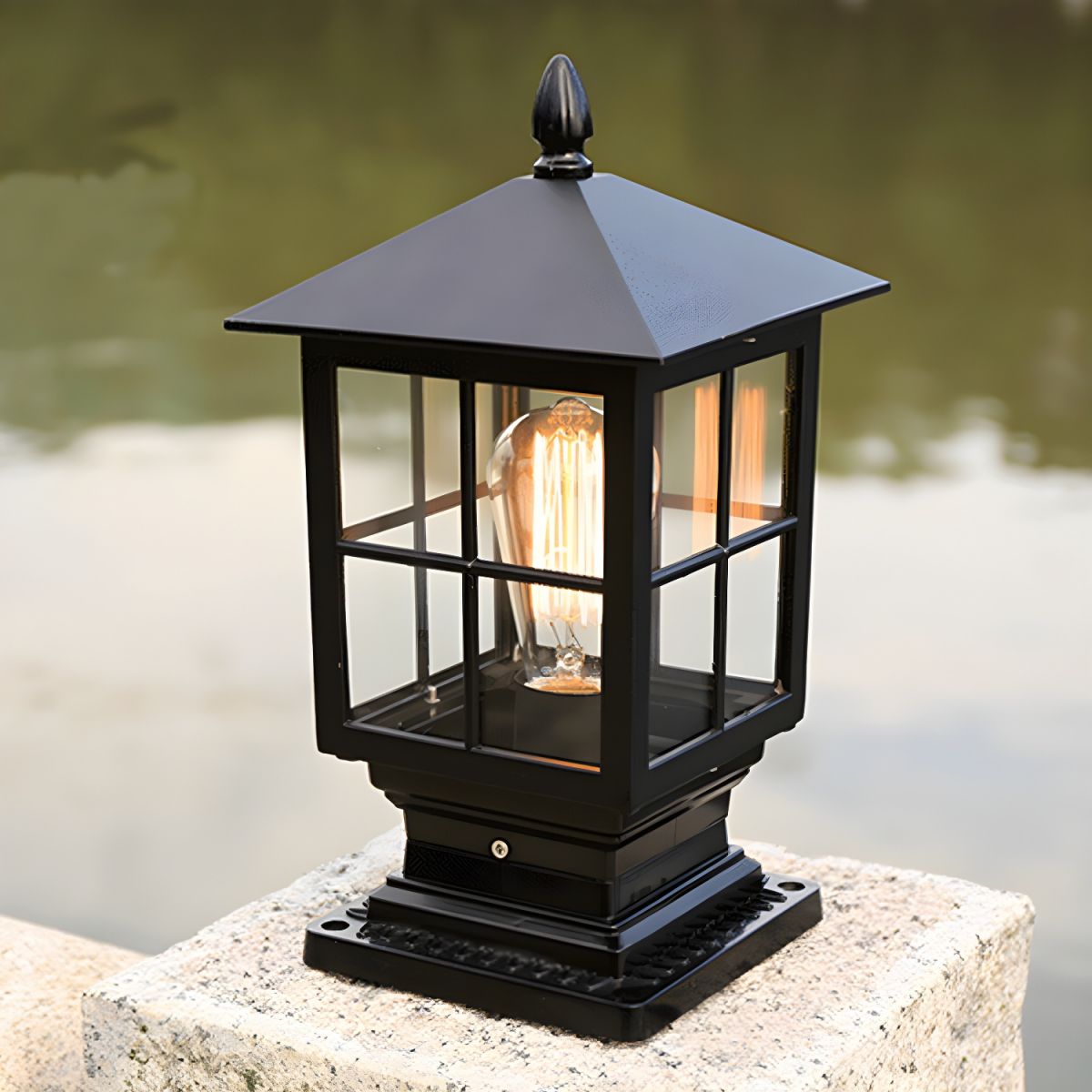 Outdoor Retro Metal Lantern Post Light for Garden | Selqor