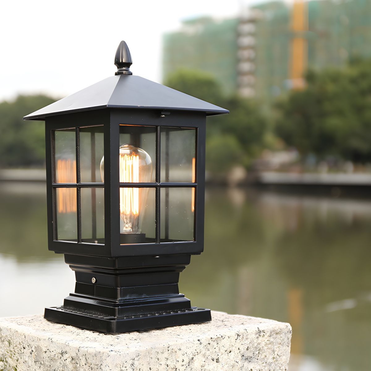 Outdoor Retro Metal Lantern Post Light for Garden | Selqor