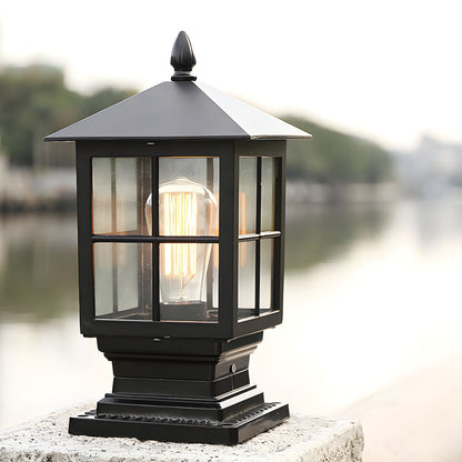Outdoor Retro Metal Lantern Post Light for Garden | Selqor