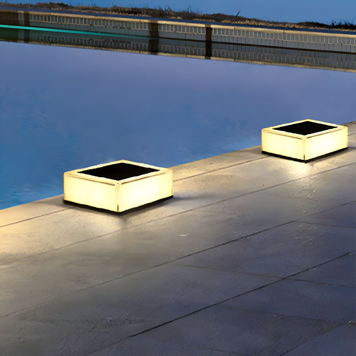 Outdoor Solar LED Pillar Light Modern Plastic White | Sarvane