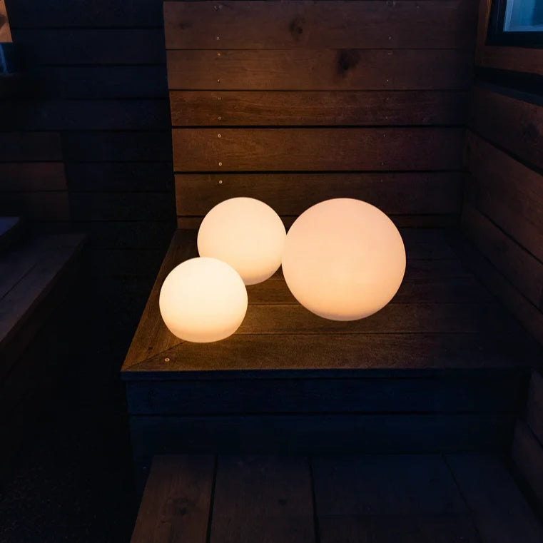 Outdoor Solar LED Sphere Light Modern Portable Design | Bravico