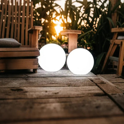Outdoor Solar LED Sphere Light Modern Portable Design | Bravico