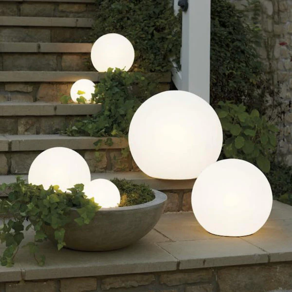 Outdoor Solar LED Sphere Light Modern Portable Design | Bravico