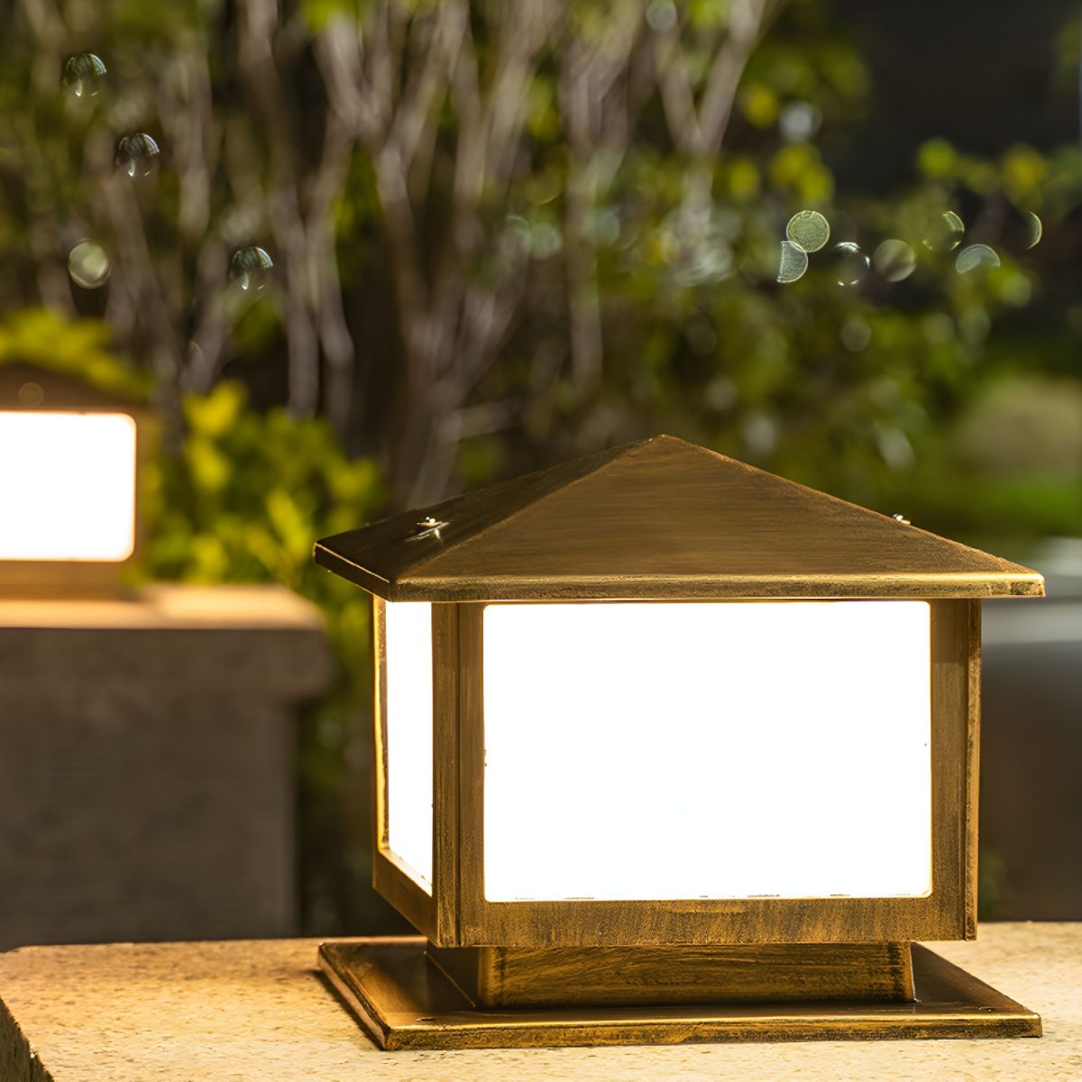 Outdoor Vintage Post Light with Frosted Shade | Arveta