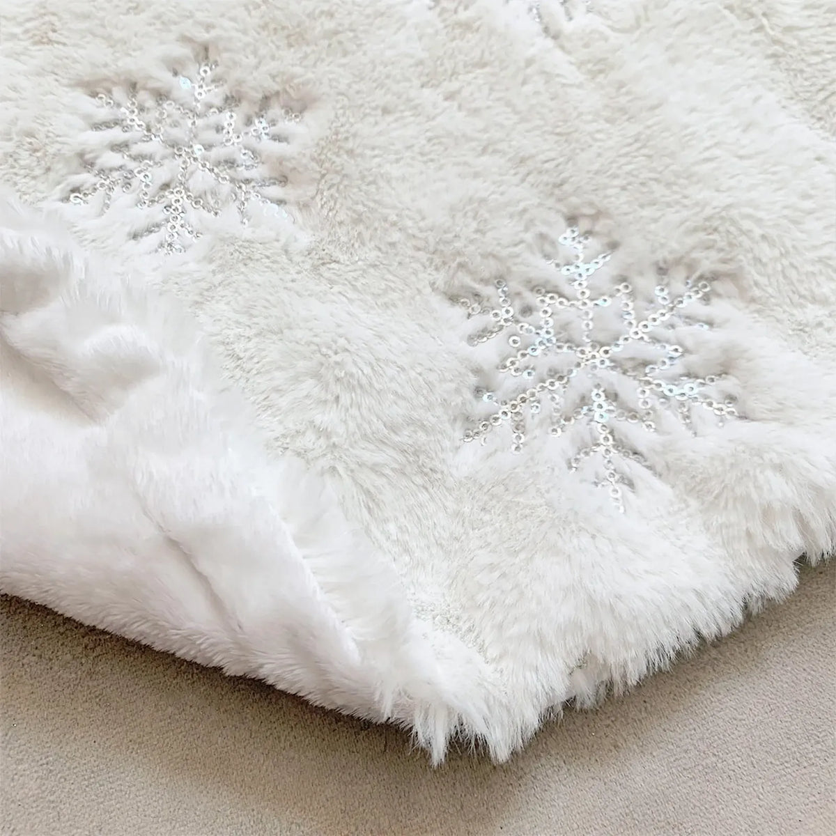 Plush Round Holiday Christmas Tree Skirt