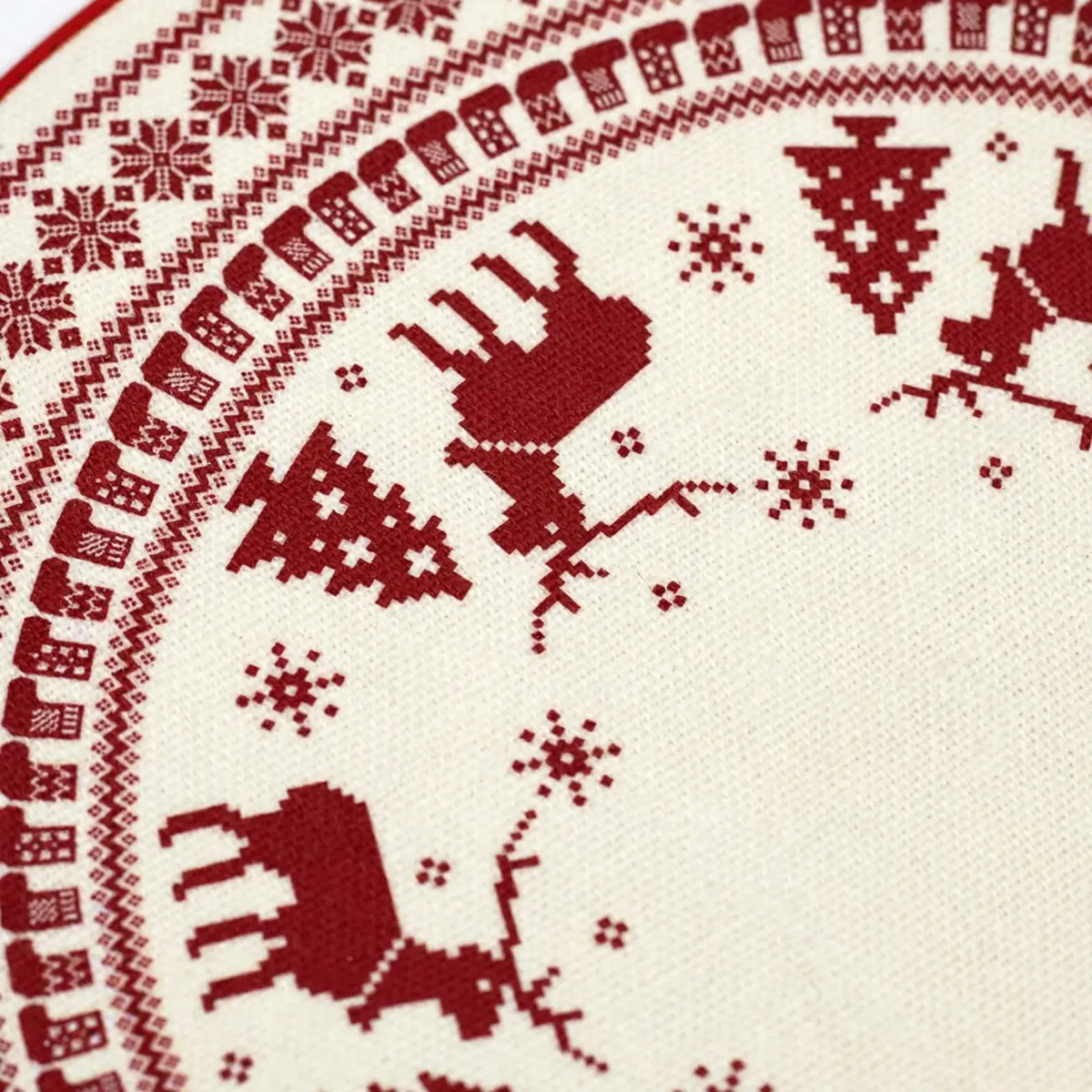Printed Holiday Motif Christmas Tree Skirt