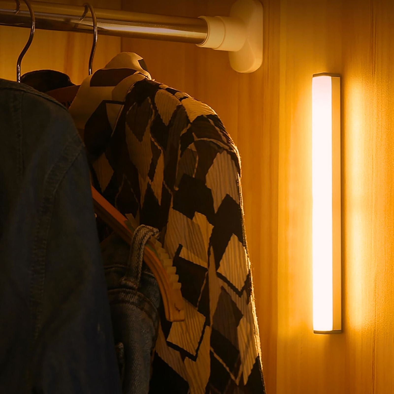 Rechargeable LED Wall Lamp for Bedside and Hall | Lumaire