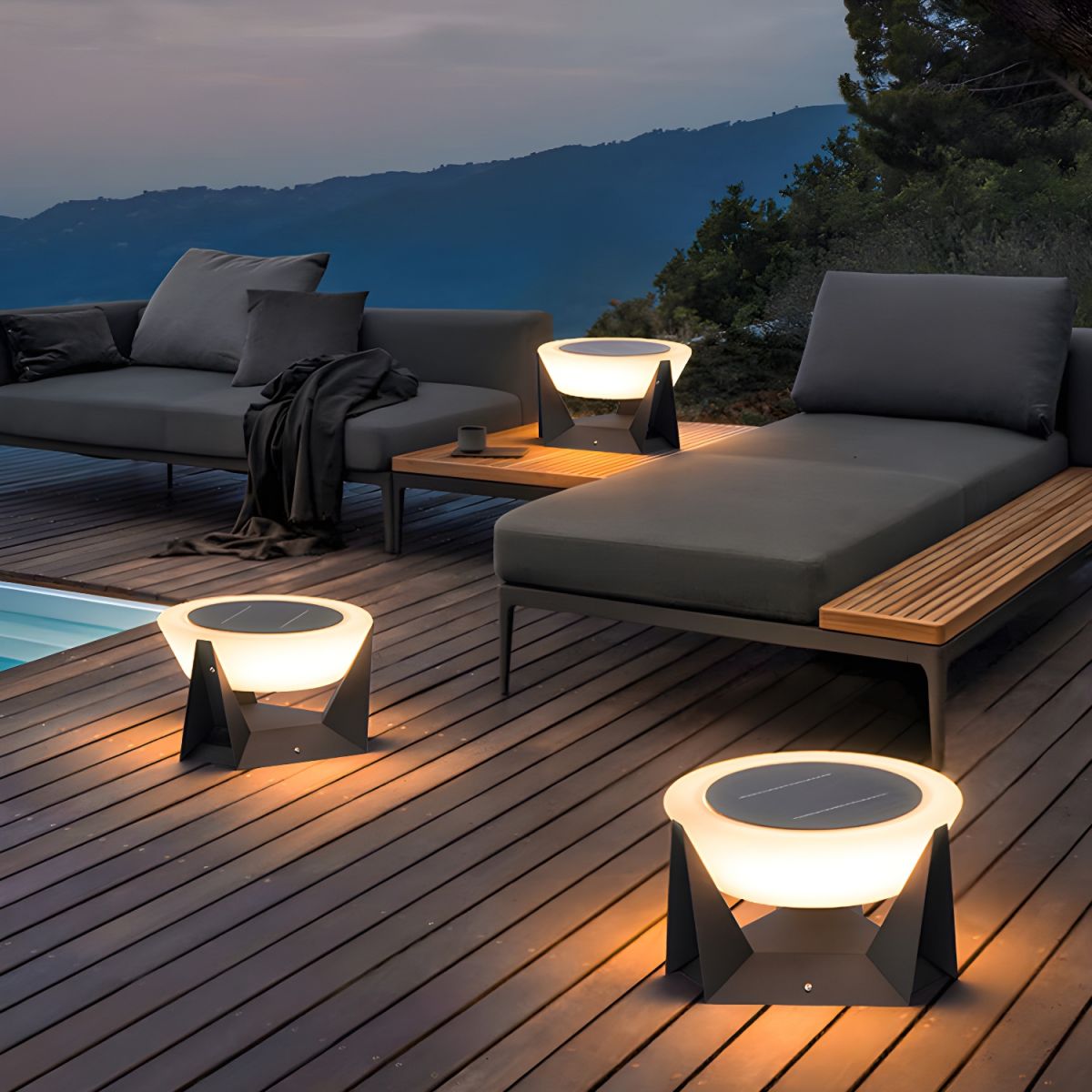 Round Metal Solar Outdoor Pillar Light | Gorvico