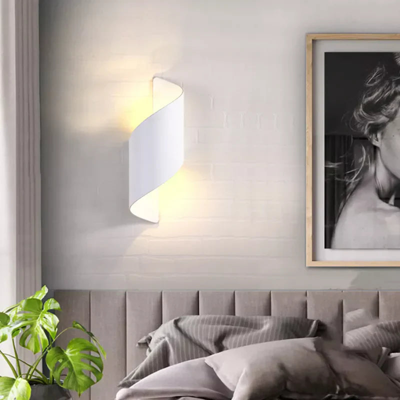 Rounded Metal LED Wall Light Contemporary Minimal | Litelva