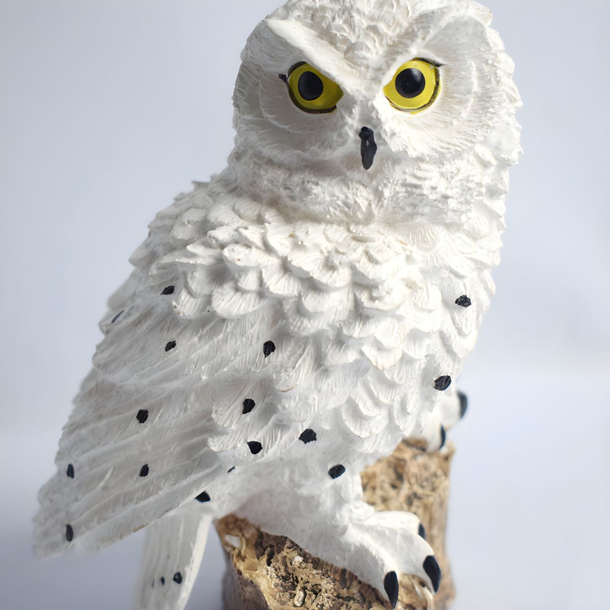Solar LED Resin Owl Garden Light Contemporary | Helnora