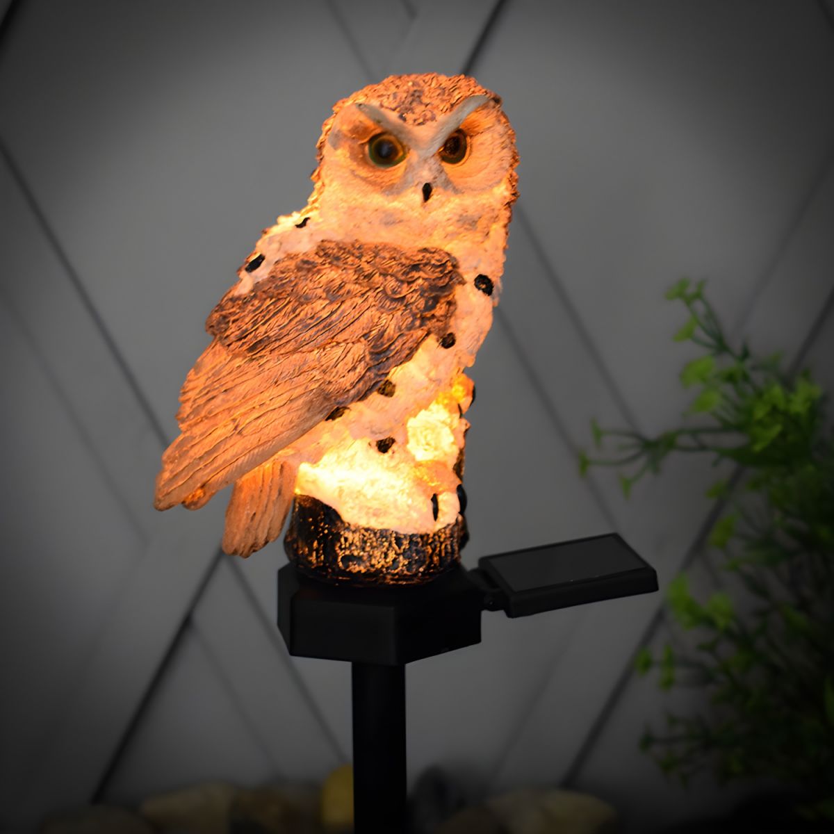 Solar LED Resin Owl Garden Light Contemporary | Helnora